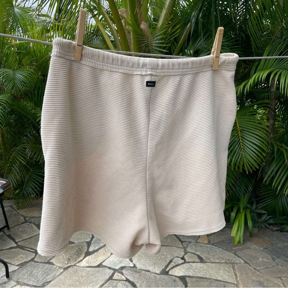 RVCA Ribbed Cream Shorts - Picture 3 of 4